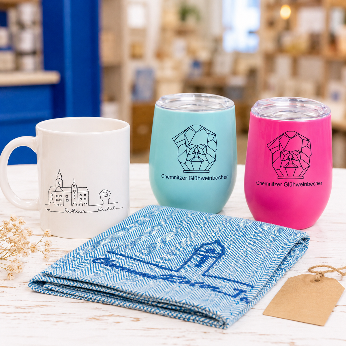 Chemnitz-Tasse, Glühweinbecher und Geschirrtuch von Karls Kunsthaus