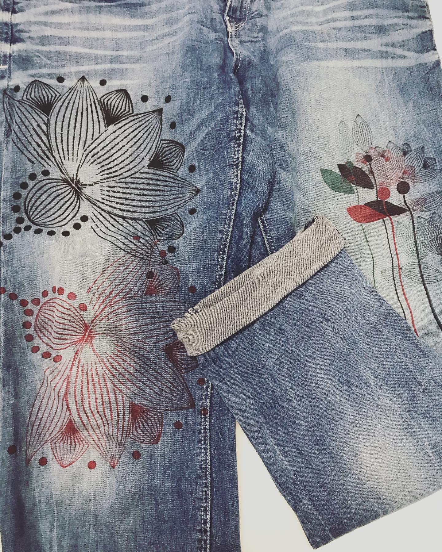 bedruckte Jeans