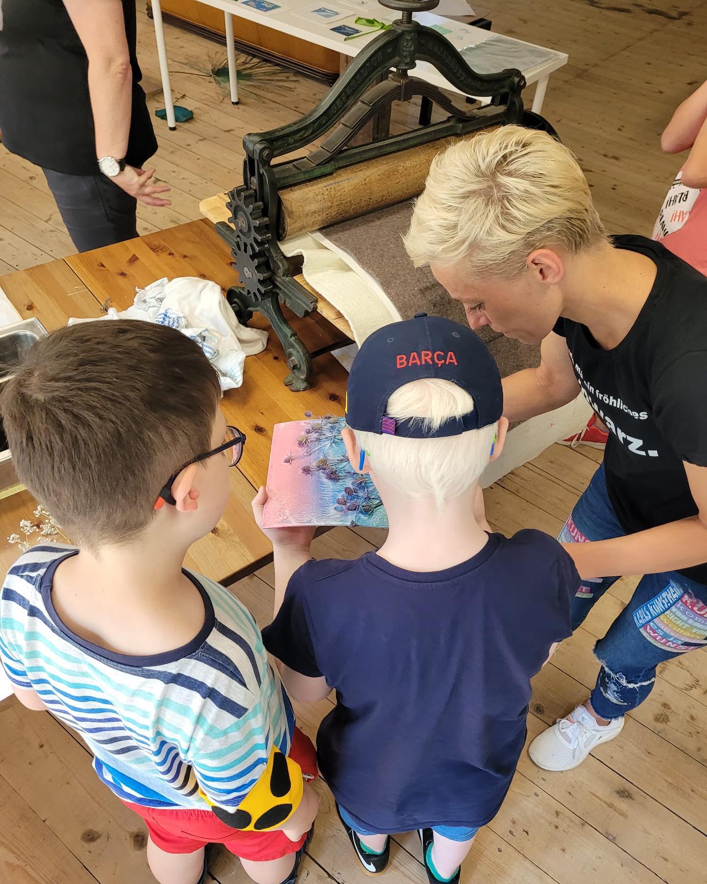 Workshop-Reihe: Nachhaltigkeit in der Kunst: Upcycling hoch 3, Workshop